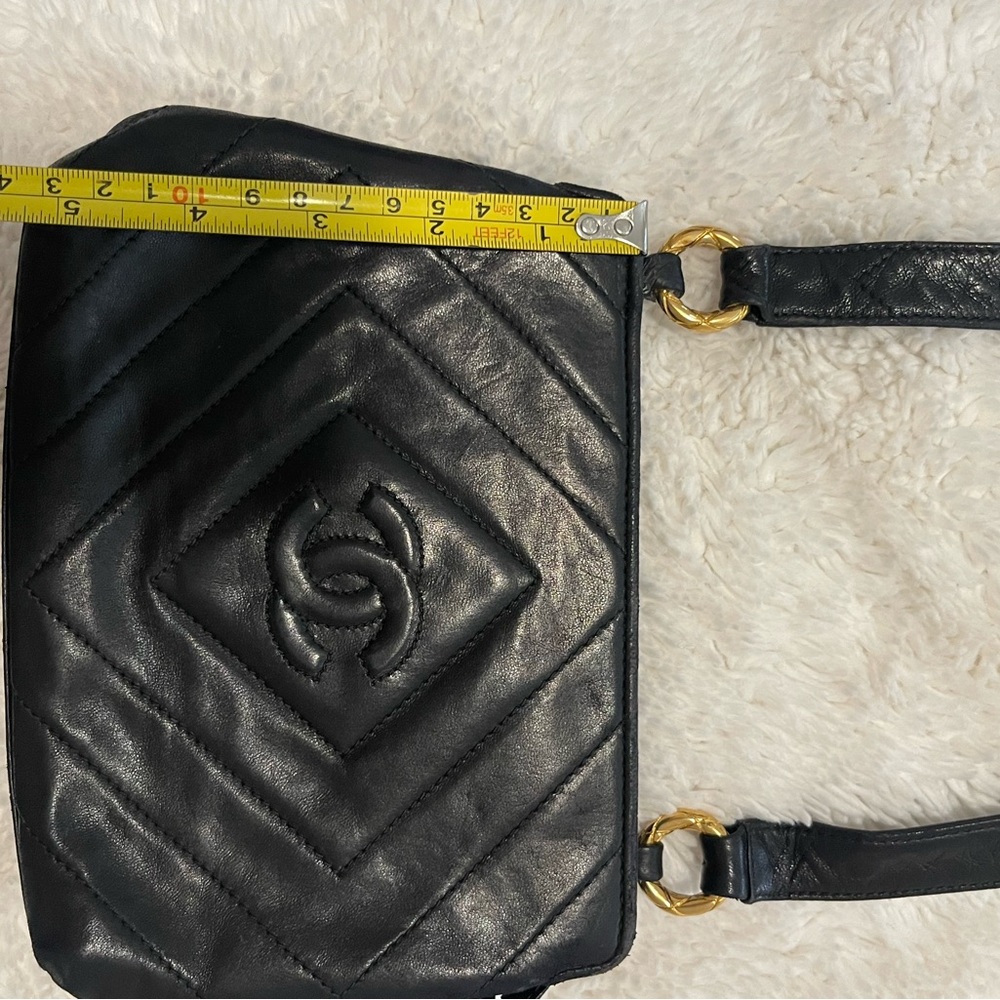 CHANEL Black Quilted Shoulder Bag - Picture 12 of 14
